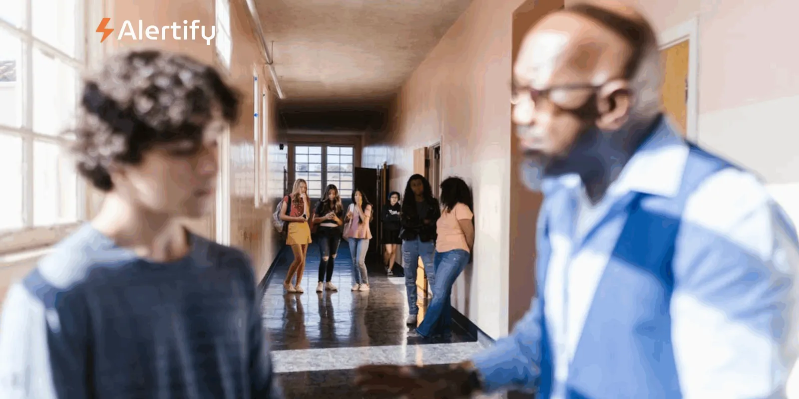 Zo praat u met studenten over binnen roken: gids voor docenten en RA's
